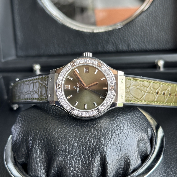 ウブロコピー時計着用イメージ